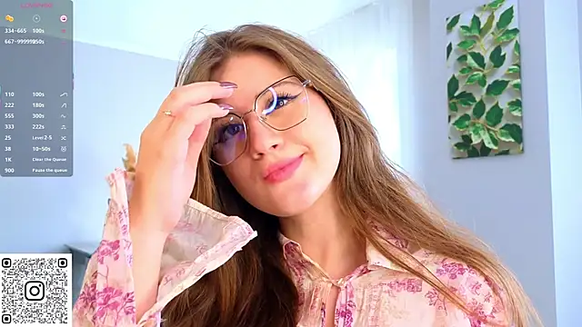 Snapshot of Orivienne chatting on September 23, 6:38 am Orivienne online show from September 23, 6:38 am