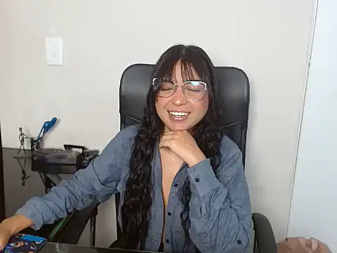 AliceSmiith  online show from September 29, 12:10 pm
