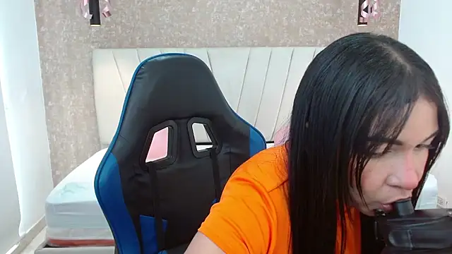 AliceSmiith  online show from October 4, 6:17 pm