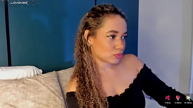 Snapshot of angie_leonn chatting on July 3, 12:33 pm angie leonn online show from July 3, 12:33 pm