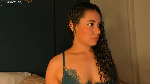 Snapshot of angie_leonn chatting on July 14, 1:17 pm angie leonn online show from July 14, 1:17 pm