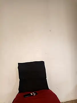 Liahdiaz  online show from January 15, 2:10 pm