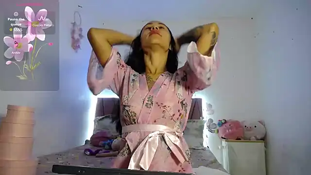 Liahdiaz  online show from May 28, 1:41 pm