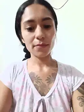 Snapshot of Liahdiaz_ chatting on June 28, 5:13 am Liahdiaz online show from June 28, 5:13 am