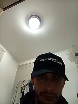 Snapshot of Juandavidbolivar chatting on November 8, 12:11 am Juandavidbolivar online show from November 8, 12:11 am