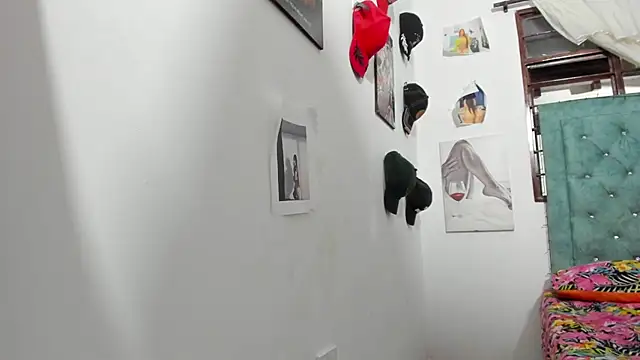 Snapshot of Rihanna_hotx chatting on February 20, 2:19 am Rihanna hotx online show from February 20, 2:19 am