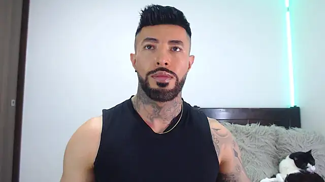 Snapshot of andrea_de_lucaa chatting on February 8, 1:53 am andrea de lucaa online show from February 8, 1:53 am