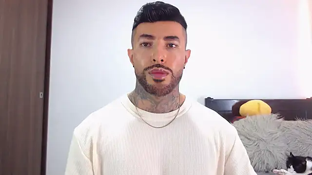 Snapshot of andrea_de_lucaa chatting on February 18, 3:02 am andrea de lucaa online show from February 18, 3:02 am