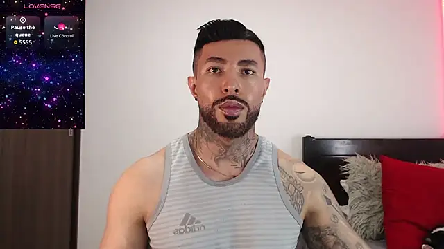 Snapshot of andrea_de_lucaa chatting on February 24, 3:37 am andrea de lucaa online show from February 24, 3:37 am