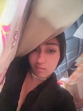 Snapshot of RAKEL37 chatting on February 8, 3:26 pm RAKEL37 online show from February 8, 3:26 pm