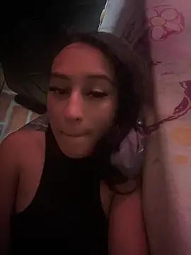 Snapshot of RAKEL37 chatting on February 25, 6:06 pm RAKEL37 online show from February 25, 6:06 pm