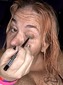 Courdles online show from November 12, 5:52 am