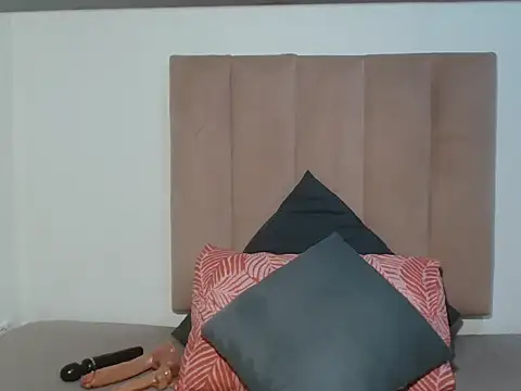 GorillaGripCunt77 online show from January 14, 6:41 am