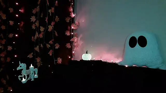   Leyla   online show from October 20, 7:03 pm