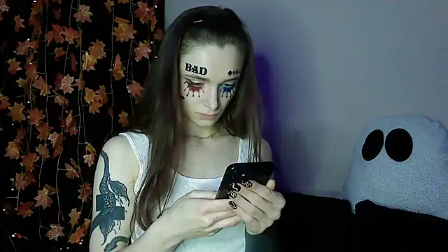   Leyla   online show from October 29, 5:36 pm