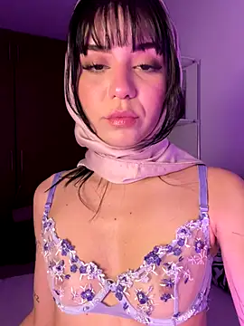 AriaBlush 18 online show from September 25, 11:30 pm