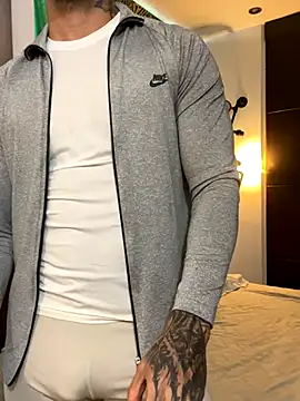 Snapshot of Tomy_maylon chatting on October 8, 4:48 pm Tomy maylon online show from October 8, 4:48 pm