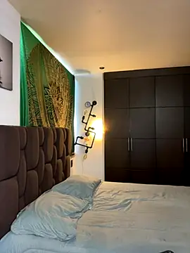 Snapshot of Tomy_maylon chatting on October 29, 4:53 pm Tomy maylon online show from October 29, 4:53 pm