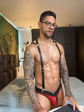 Snapshot of Tomy_maylon chatting on November 4, 3:44 pm Tomy maylon online show from November 4, 3:44 pm