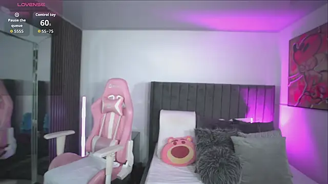 Snapshot of Evellyn_clair1 chatting on November 7, 12:21 am Evellyn clair1 online show from November 7, 12:21 am