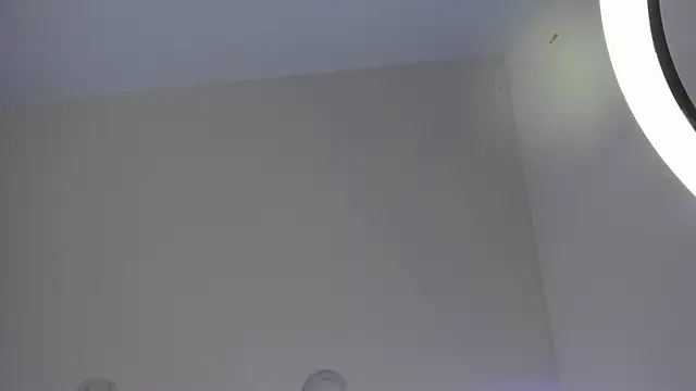 Snapshot of NashuaBell chatting on September 24, 6:22 pm NashuaBell online show from September 24, 6:22 pm