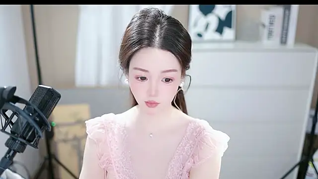 Snapshot of abbyli12 chatting on October 26, 1:06 pm abbyli12 online show from October 26, 1:06 pm