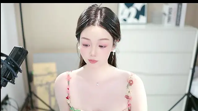 Snapshot of abbyli12 chatting on November 12, 3:23 pm abbyli12 online show from November 12, 3:23 pm