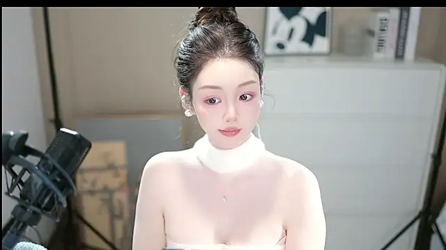 Snapshot of abbyli12 chatting on November 17, 3:29 pm abbyli12 online show from November 17, 3:29 pm