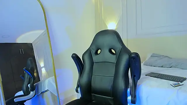 DustinandJordan online show from February 9, 9:19 pm