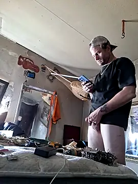 bearded cross online show from March 10, 9:42 pm