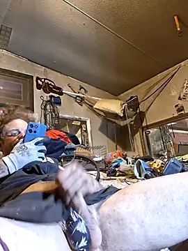 bearded cross online show from March 30, 11:11 am