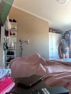 Denisutra777 online show from April 3, 4:38 pm