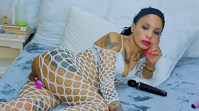 CaramelNatashaxx online show from October 26, 2:06 am