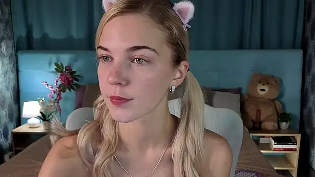 Aurora Bennet online show from December 1, 11:10 pm