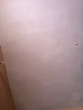 Snapshot of queenbuggi chatting on February 17, 9:39 am queenbuggi online show from February 17, 9:39 am