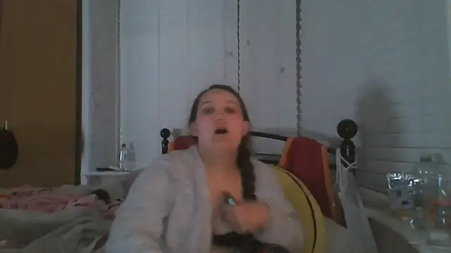 lu official1 online show from November 13, 8:08 pm