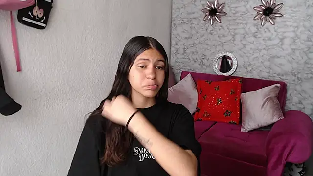 Evagirl69 online show from December 16, 6:24 pm