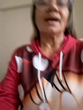 Vickysweeeettt online show from March 13, 1:18 pm