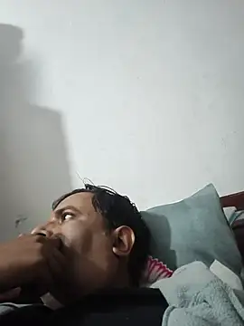 vardh033 online show from October 30, 11:11 am