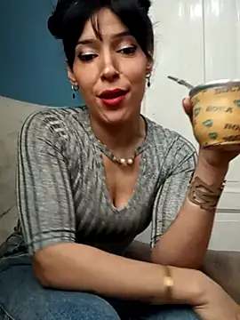 Snapshot of leonni_ chatting on September 8, 6:07 pm leonni online show from September 8, 6:07 pm