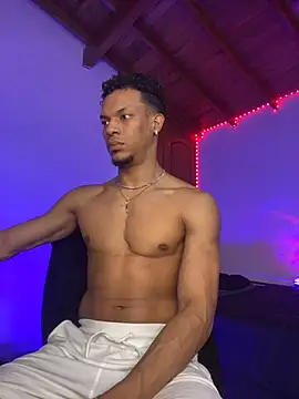 RickKrong  online show from November 9, 9:35 pm