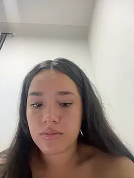 Snapshot of Luciaparker03 chatting on July 18, 12:59 am Luciaparker03 online show from July 18, 12:59 am