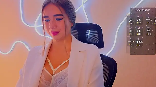 Snapshot of evapuffy chatting on November 24, 10:15 am evapuffy online show from November 24, 10:15 am