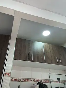 evelyn 1702 online show from December 5, 9:00 pm