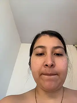 evelyn 1702 online show from July 10, 8:33 pm