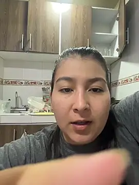 evelyn 1702 online show from July 13, 7:05 pm