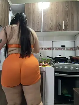 evelyn 1702 online show from July 18, 6:56 pm