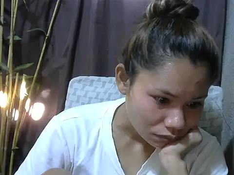 Sweeetgurll online show from March 25, 12:05 am