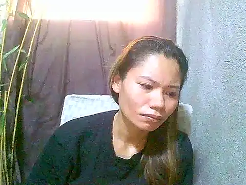 Snapshot of Sweeetgurll chatting on May 6, 1:47 am Sweeetgurll online show from May 6, 1:47 am
