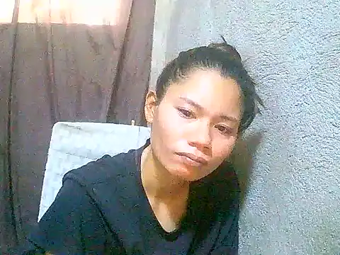 Snapshot of Sweeetgurll chatting on May 25, 1:11 am Sweeetgurll online show from May 25, 1:11 am